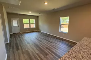 325 Wildrose Cir, Cleburne, TX 76033 - Photo 5