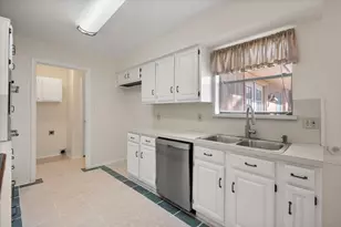 505 Meadow Ridge, Cedar Hill, TX 75104 - Photo 9