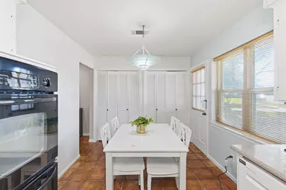 1709 Oakridge Drive, Pantego, TX 76013 - Photo 13