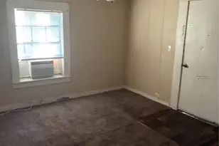 1070 15th St SE, Paris, TX 75460 - Photo 5