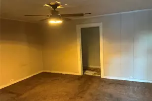 1070 15th St SE, Paris, TX 75460 - Photo 3