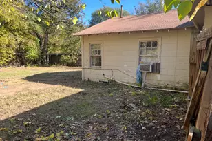 1070 15th St SE, Paris, TX 75460 - Photo 13