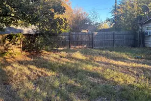 1070 15th St SE, Paris, TX 75460 - Photo 17