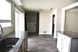 1001 Roky Ct, Fort Worth, TX 76114 - Photo 7