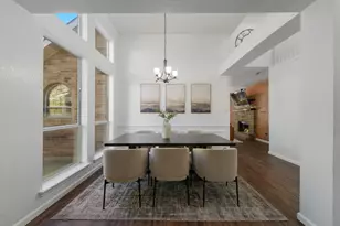 1923 Little Fawn Ct, Lewisville, TX 75067 - Photo 5