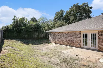 2112 Windhurst Drive, Arlington, TX 76015 - Photo 17