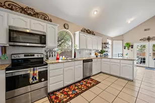 10549 Fossil Hill Dr, Fort Worth, TX 76131 - Photo 9