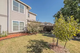 1201 Summerset Ln, Burleson, TX 76028 - Photo 29