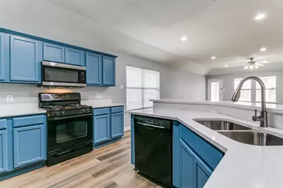 815 Creekside Drive, Little Elm, TX 75068 - Photo 13