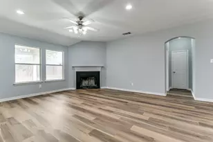 815 Creekside Dr, Little Elm, TX 75068 - Photo 9