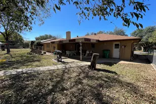 712 S Dixie St, Eastland, TX 76448 - Photo 39