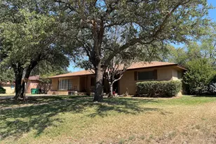 712 S Dixie St, Eastland, TX 76448 - Photo 3