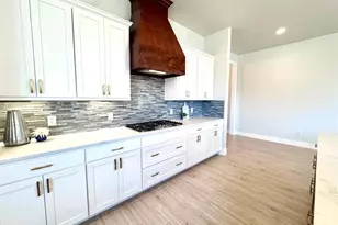 2402 Amesbury Dr, Midlothian, TX 76065 - Photo 9