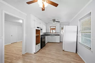 406 N College Street, Howe, TX 75459 - Photo 9