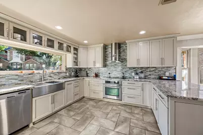 2209 Laurel Court, Bedford, TX 76021 - Photo 7