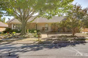 2428 Chestnut Way, Bedford, TX 76022 - Photo 3