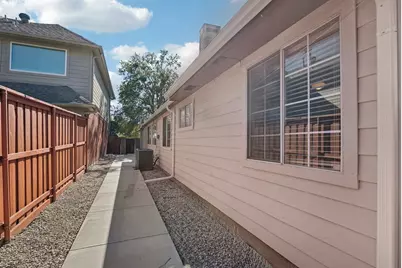 401 Dakota Trail, Irving, TX 75063 - Photo 31
