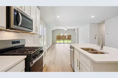 708 Edgehurst Drive, Princeton, TX 75071 - Photo 5