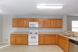 1404 Wenatchee Dr, Krum, TX 76249 - Photo 17