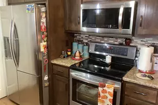 2321 Idlewood Dr, Arlington, TX 76014 - Photo 5