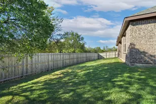 309 Horseshoe Bnd, Valley View, TX 76272 - Photo 25