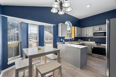 807 Havenbrook Drive, Arlington, TX 76001 - Photo 3