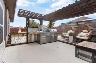 9001 Bronze Meadow Dr, Fort Worth, TX 76131 - Photo 3