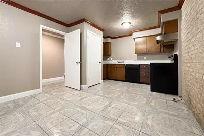 1 W Mountain Creek Drive, Grand Prairie, TX 75052 - Photo 5