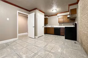 1 W Mountain Creek Dr, Grand Prairie, TX 75052 - Photo 5