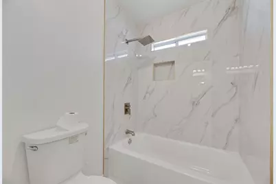 812 Isla Verde Plaza, Dallas, TX 75211 - Photo 13