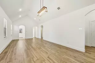 100 Maverick Trl, Valley View, TX 76272 - Photo 3