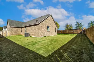 100 Maverick Trl, Valley View, TX 76272 - Photo 25