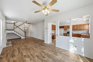 1504 Creek Bank Ln, Arlington, TX 76014 - Photo 5