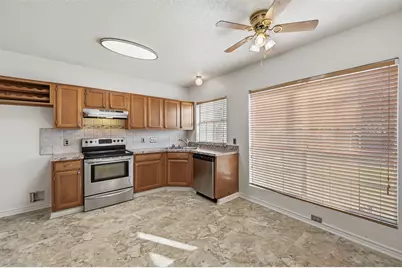 1504 Creek Bank Lane, Arlington, TX 76014 - Photo 7