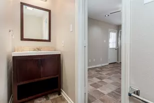 10818 Sharondale Dr, Dallas, TX 75228 - Photo 19