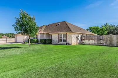 617 Parker Lane, Granbury, TX 76048 - Photo 3