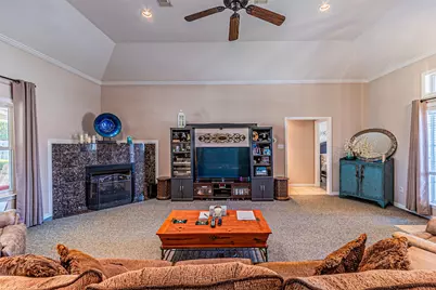 617 Parker Lane, Granbury, TX 76048 - Photo 13