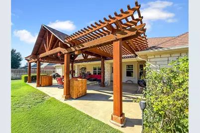 617 Parker Lane, Granbury, TX 76048 - Photo 5