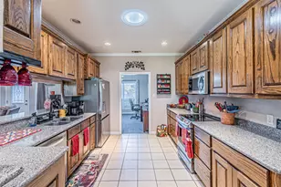 617 Parker Ln, Granbury, TX 76048 - Photo 15