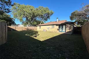 625 Edwards Dr, Saginaw, TX 76179 - Photo 33