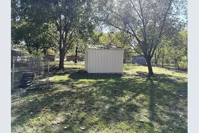225 College Street, Roxton, TX 75477 - Photo 19
