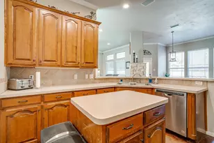 1125 Starling Ct, Burleson, TX 76028 - Photo 15