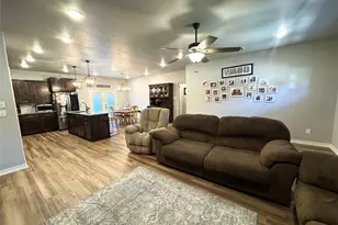 702 Pillar St, Bowie, TX 76230 - Photo 5