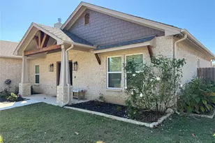 702 Pillar St, Bowie, TX 76230 - Photo 3