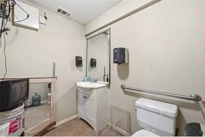 405 Bill Irwin Street, Grand Prairie, TX 75050 - Photo 13