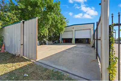 405 Bill Irwin Street, Grand Prairie, TX 75050 - Photo 5