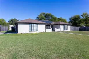 108 Haywood Dr, Benbrook, TX 76126 - Photo 1