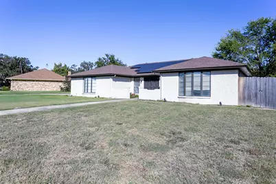 108 Haywood Drive, Benbrook, TX 76126 - Photo 3