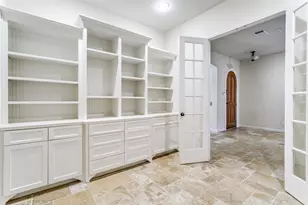 8608 Augustine Rd, Irving, TX 75063 - Photo 11