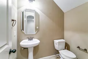 8608 Augustine Rd, Irving, TX 75063 - Photo 25